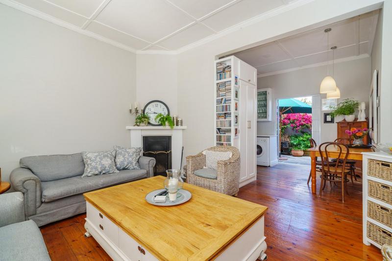 2 Bedroom Property for Sale in Wynberg Upper Western Cape